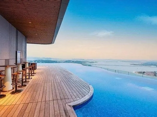 Hotel Alacarte Bich Ngoc 5*
