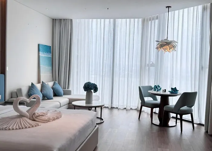 Hotel Alacarte Bich Ngoc 5*